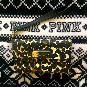 VS Wristlet Wallet